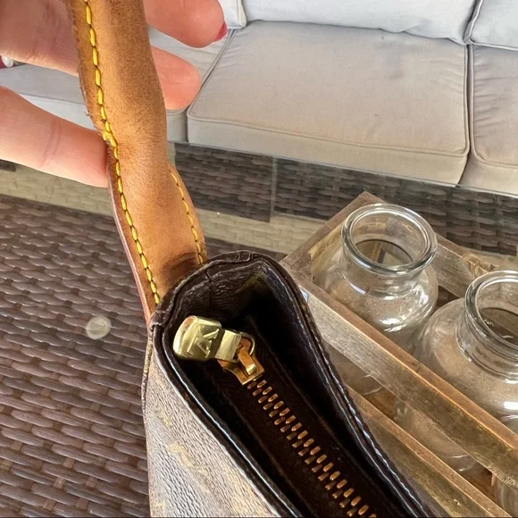 Vintage Louis Vuitton Looping GM Hobo Bag - Picture 14 of 15